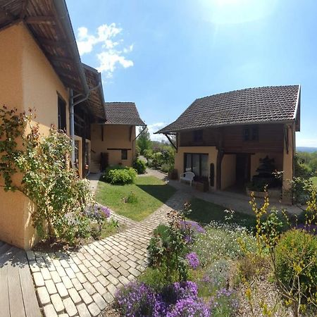 La Parenthese Bed and Breakfast Saint-Genix-sur-Guiers Exteriör bild