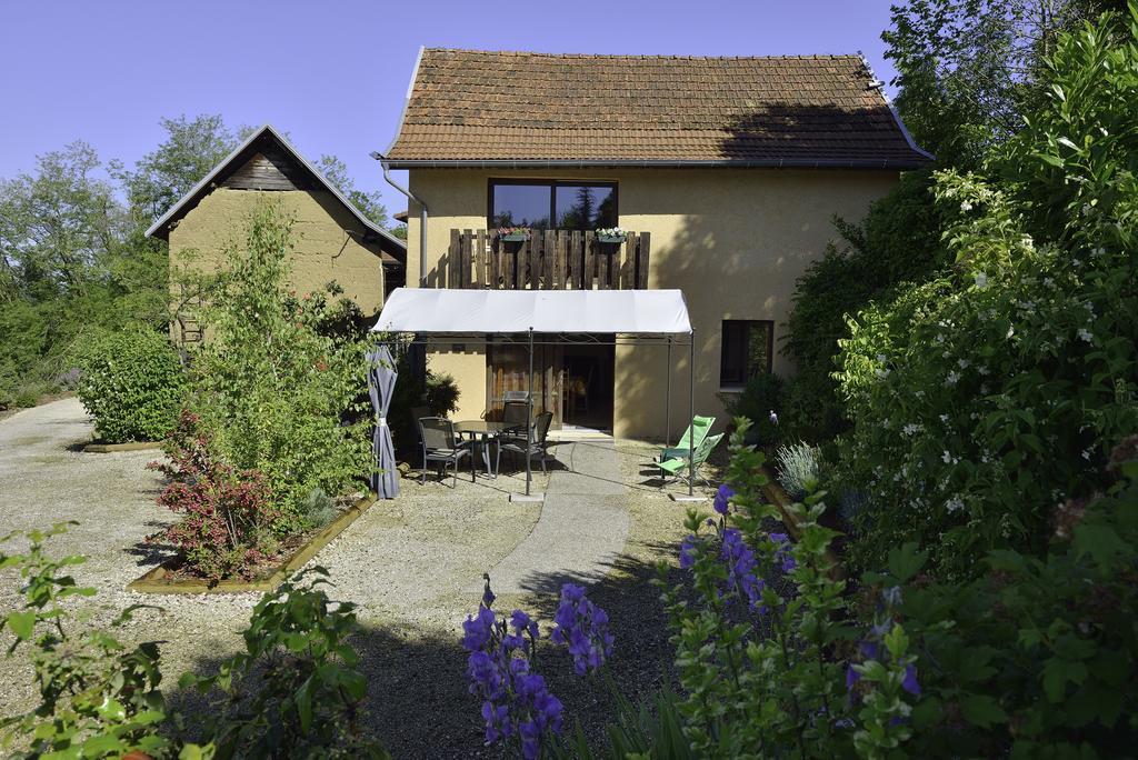 La Parenthese Bed and Breakfast Saint-Genix-sur-Guiers Exteriör bild