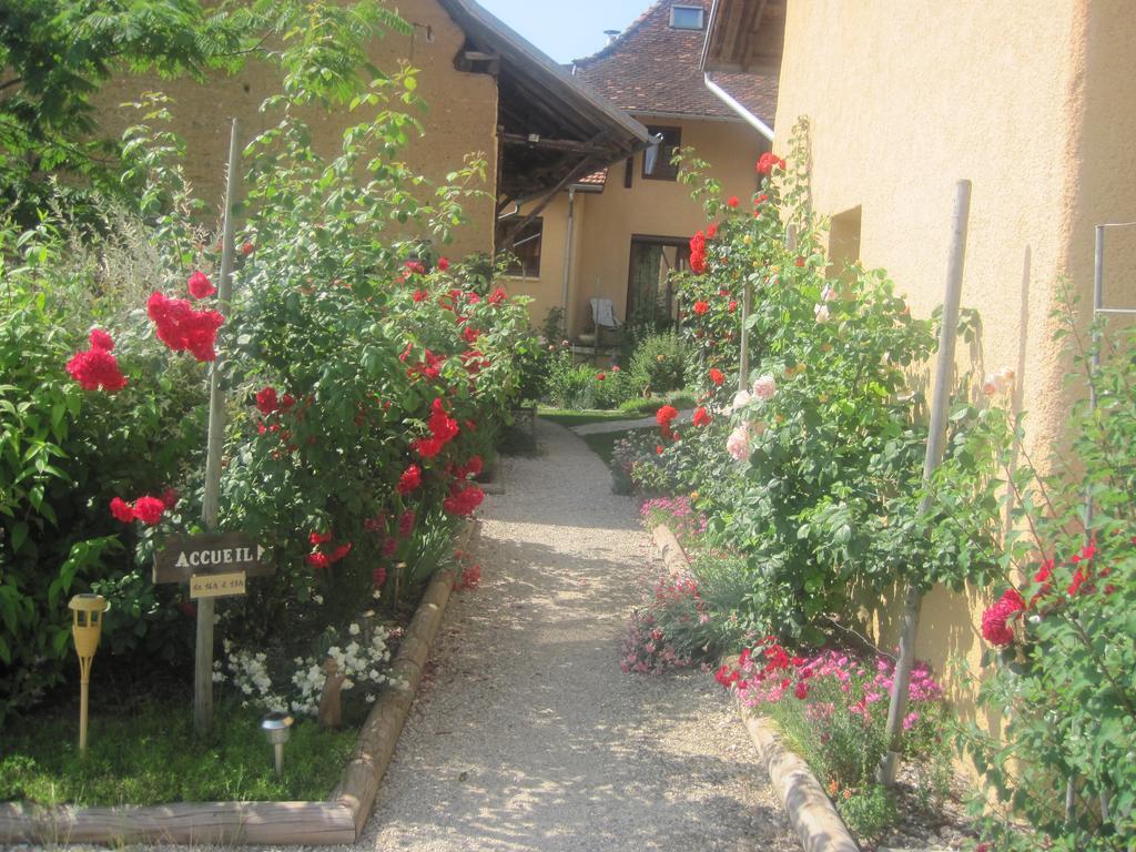 La Parenthese Bed and Breakfast Saint-Genix-sur-Guiers Exteriör bild