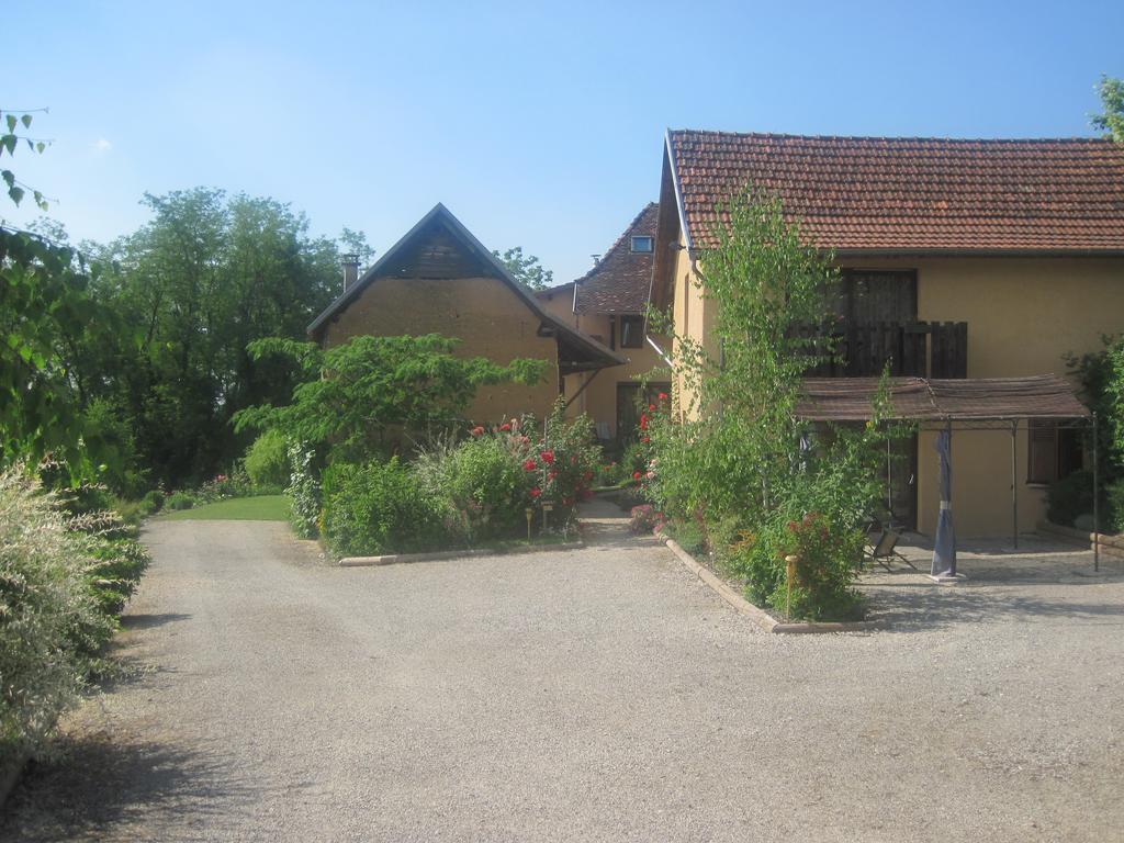 La Parenthese Bed and Breakfast Saint-Genix-sur-Guiers Exteriör bild