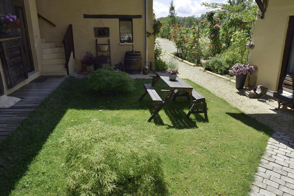 La Parenthese Bed and Breakfast Saint-Genix-sur-Guiers Exteriör bild
