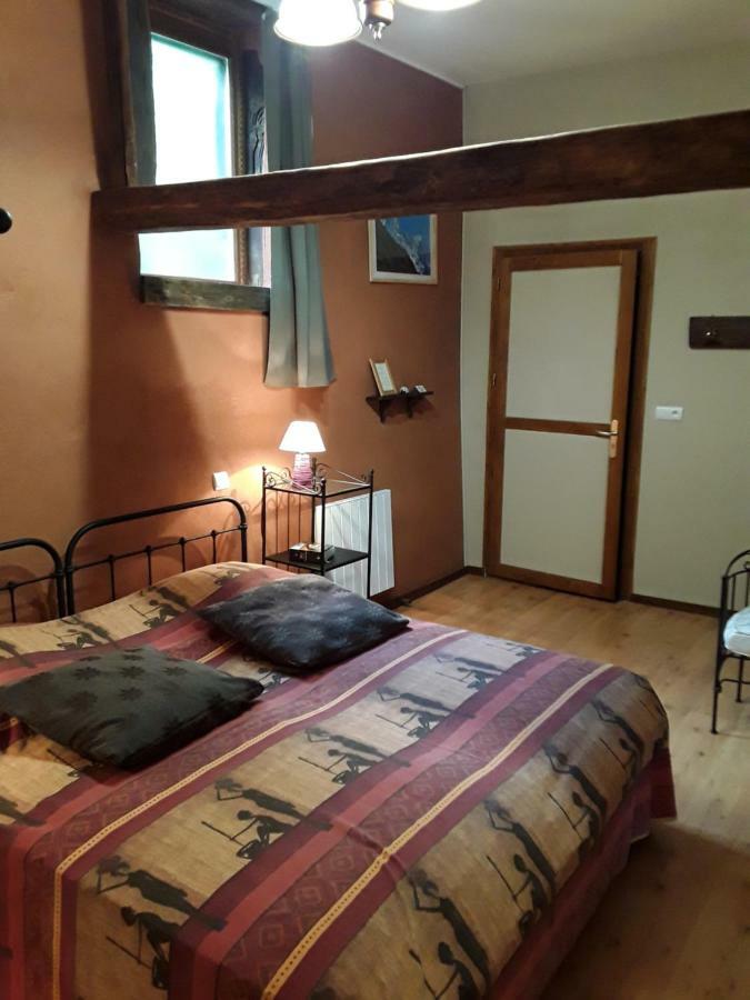 La Parenthese Bed and Breakfast Saint-Genix-sur-Guiers Exteriör bild