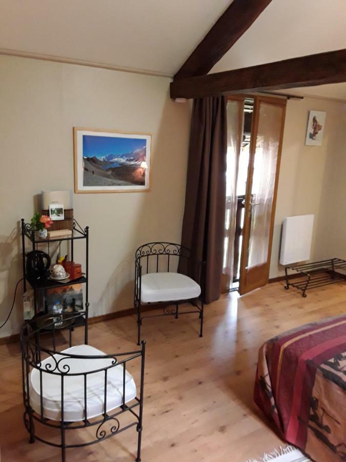 La Parenthese Bed and Breakfast Saint-Genix-sur-Guiers Exteriör bild