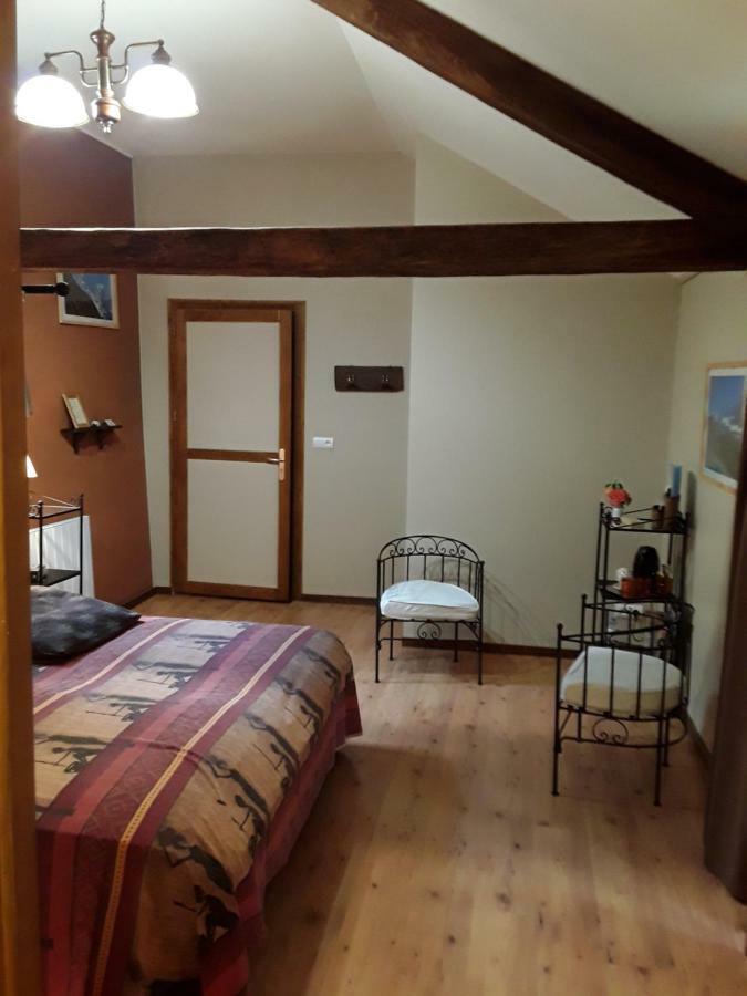 La Parenthese Bed and Breakfast Saint-Genix-sur-Guiers Exteriör bild