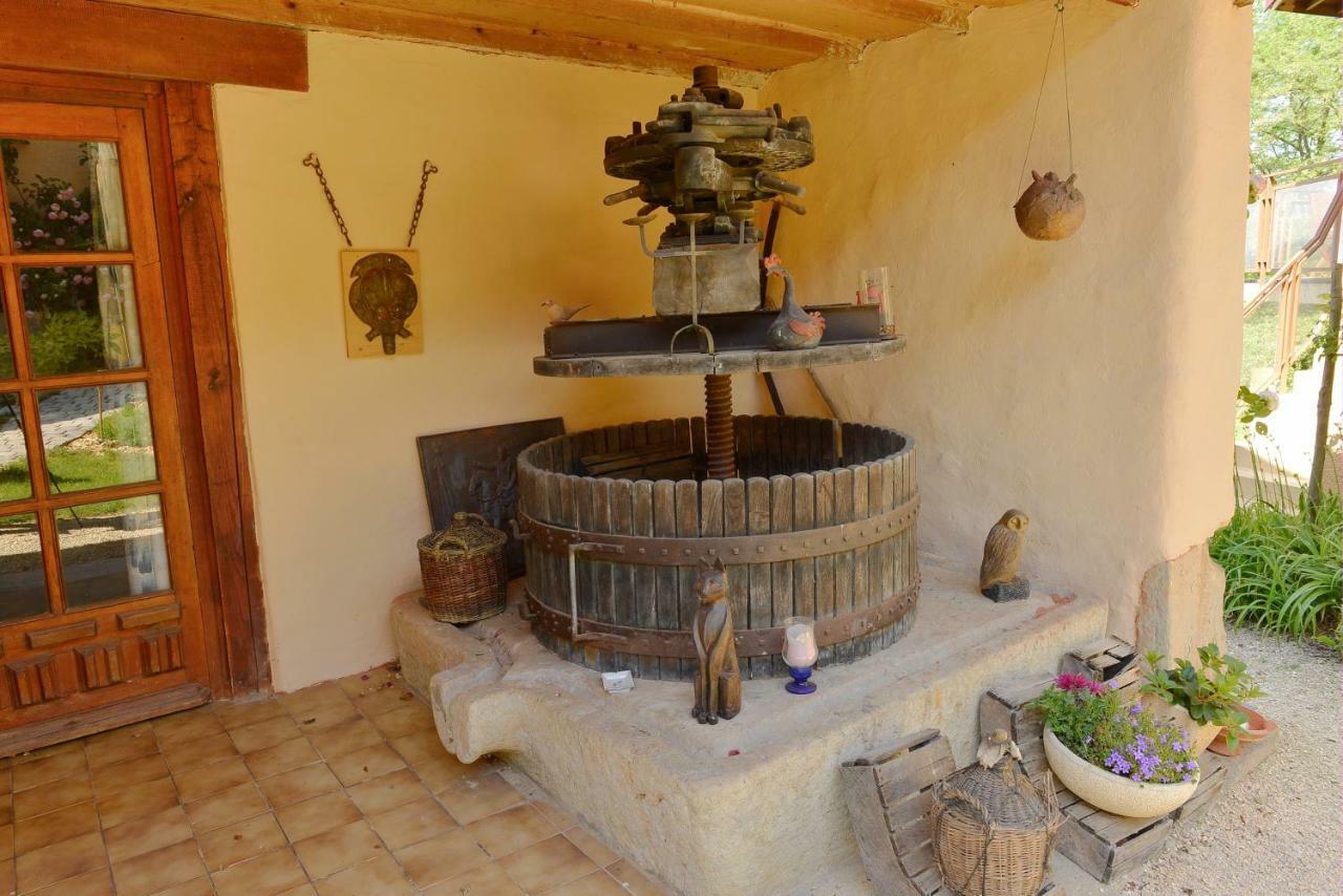 La Parenthese Bed and Breakfast Saint-Genix-sur-Guiers Exteriör bild