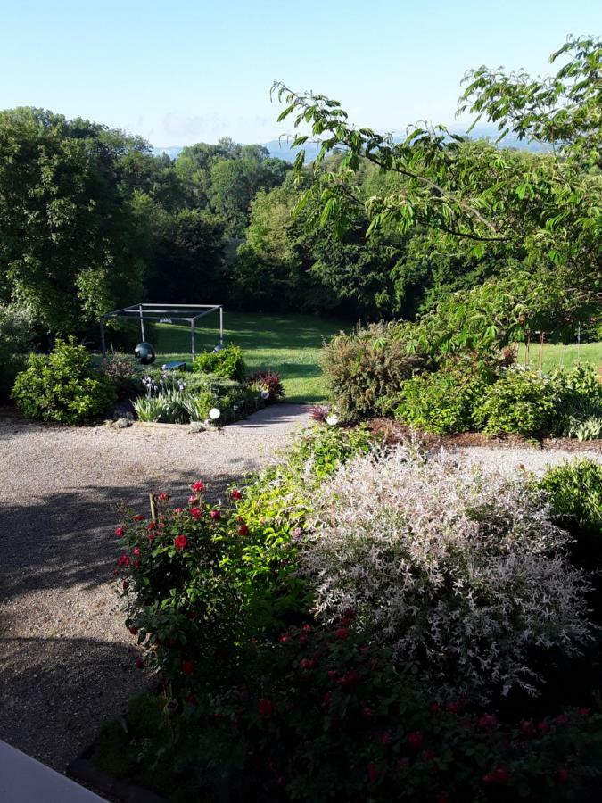 La Parenthese Bed and Breakfast Saint-Genix-sur-Guiers Exteriör bild