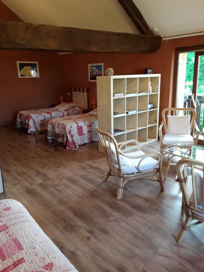La Parenthese Bed and Breakfast Saint-Genix-sur-Guiers Exteriör bild